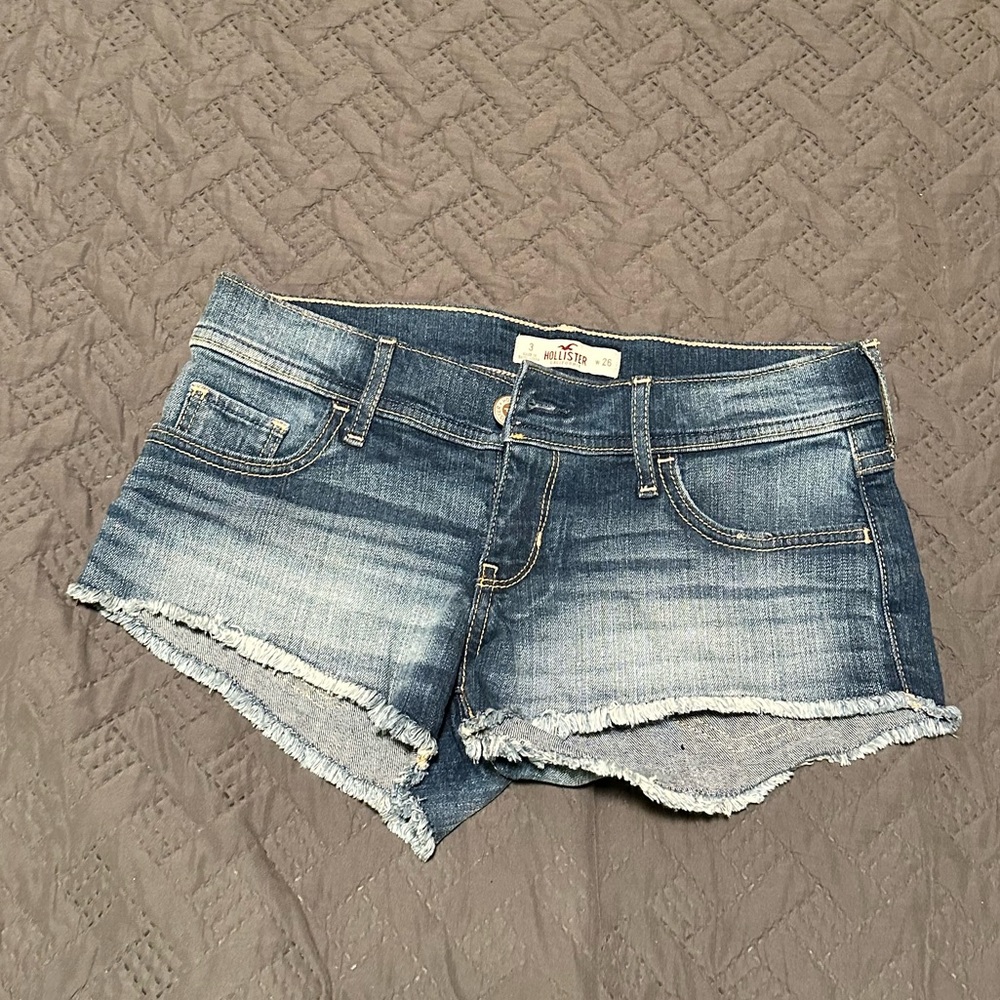 Like new Hollister size 3 shorts